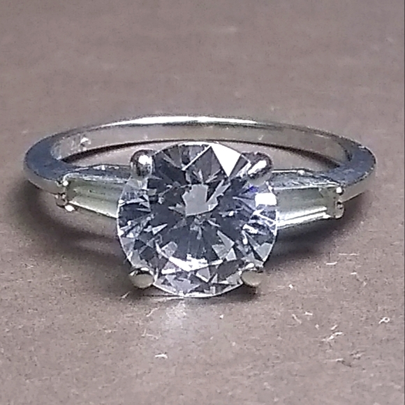 14KT Solid White Gold Round CZ Brilliant Solitaire Engagement Ring - Picture 6 of 6